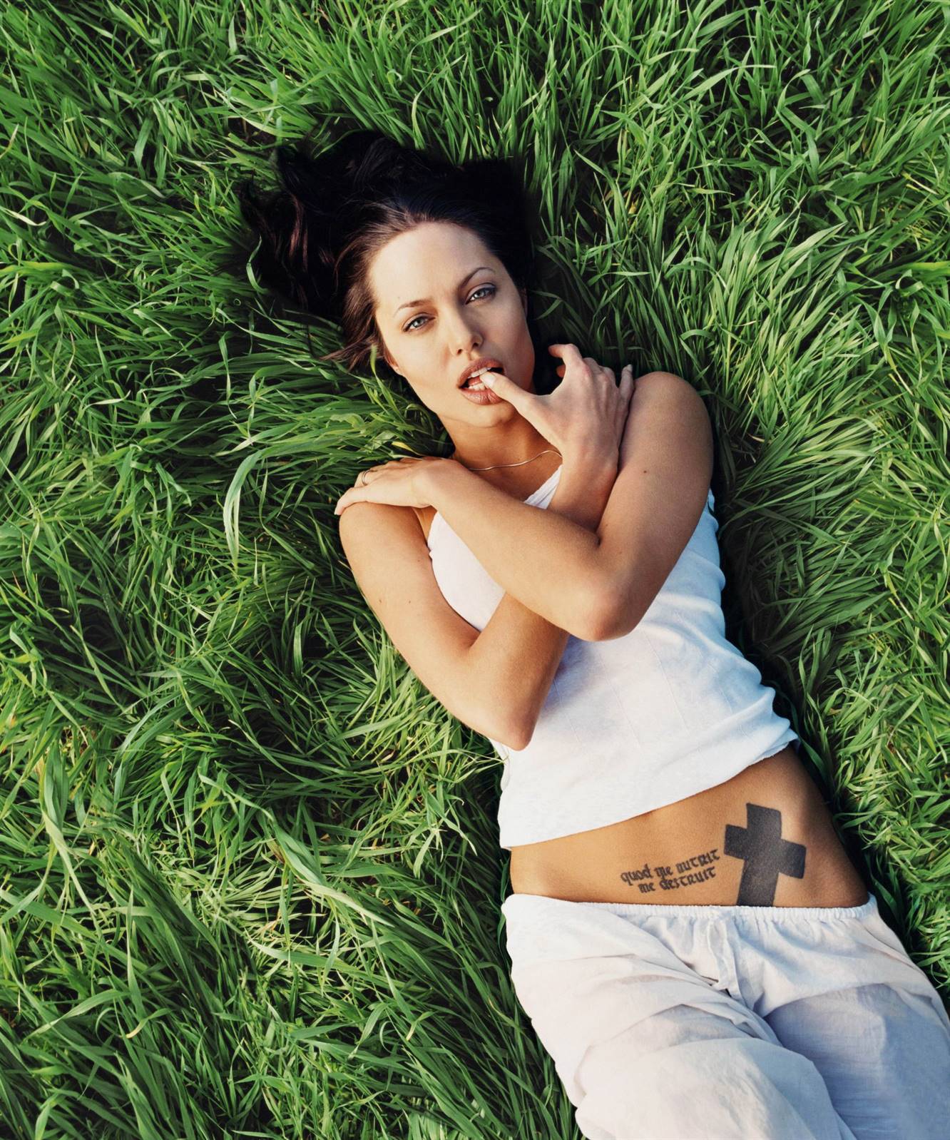 Анджелина Джоли в нижнем белье