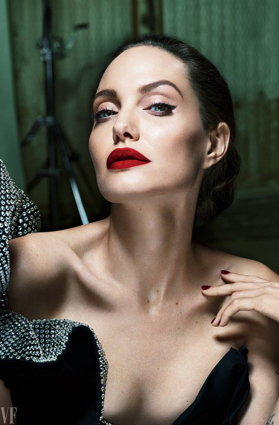 Анджелина Джоли голая