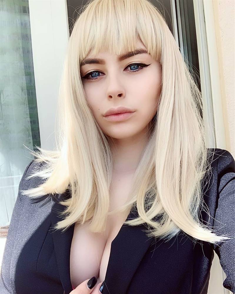 Михалина Новаковская вырез груди